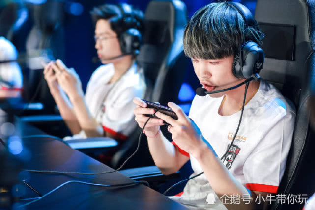 展现了他无 展现了他无